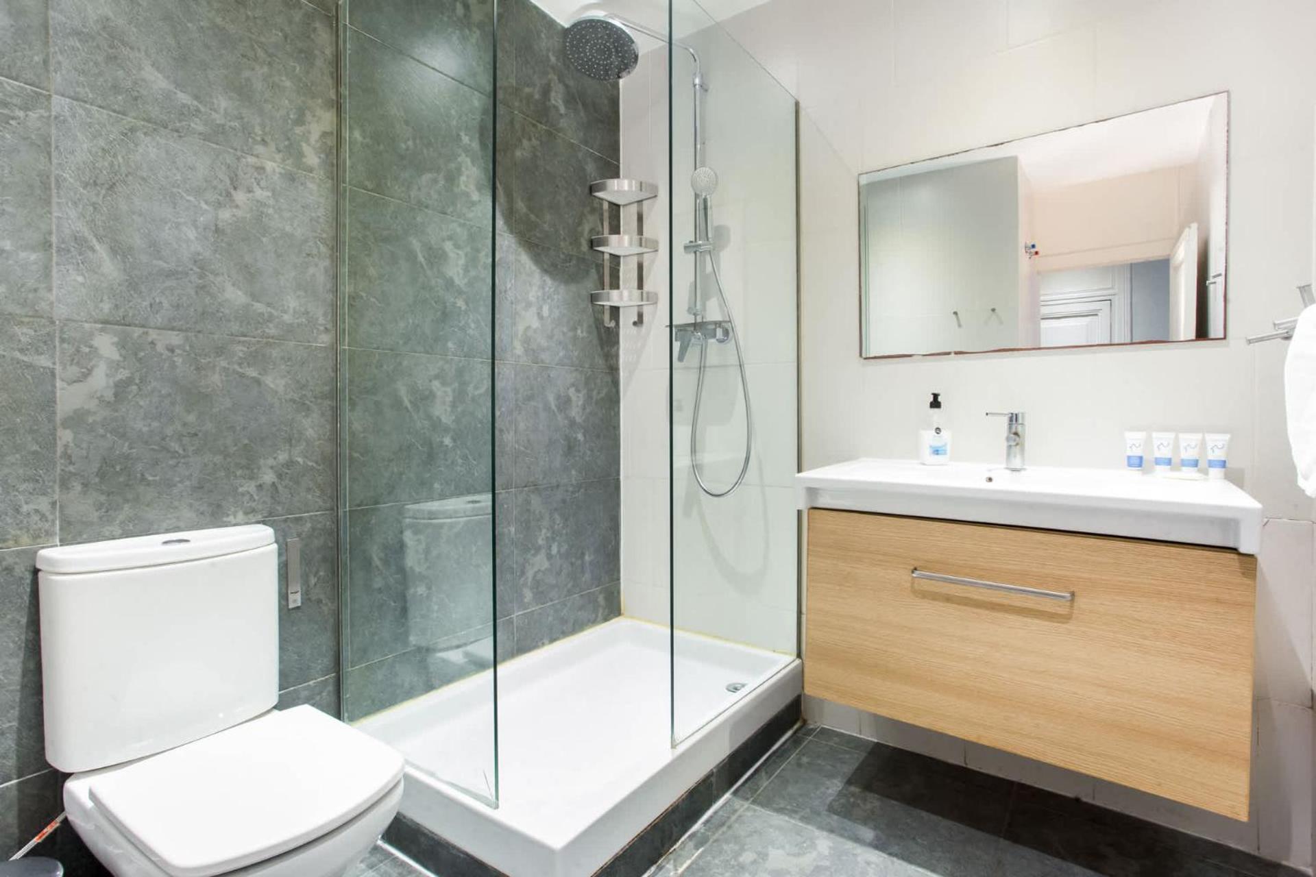 4bedroom With Balcony In Ramblas 1 1 * Barcelona