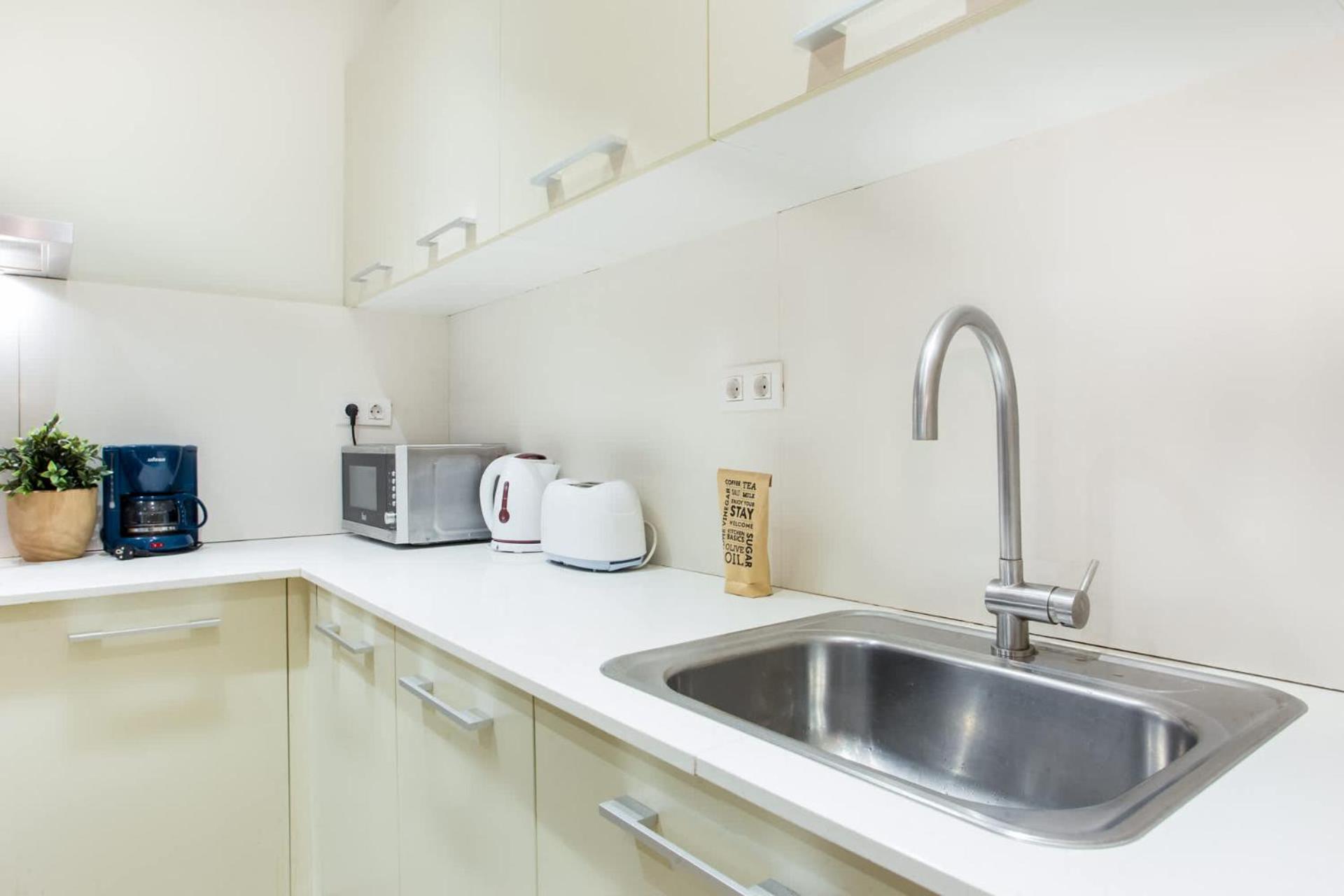 4bedroom With Balcony In Ramblas 1 1 * Barcelona