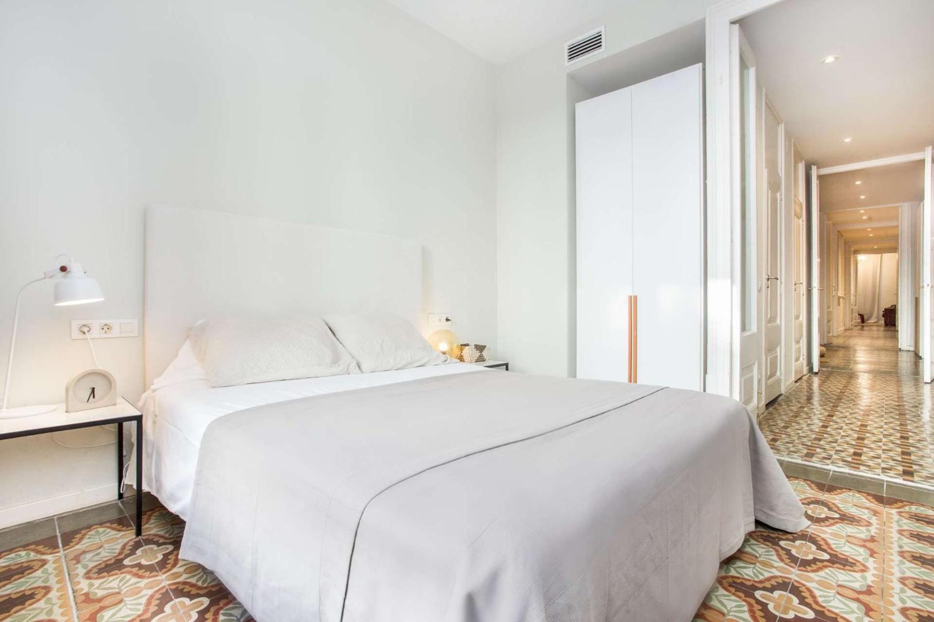 4bedroom With Balcony In Ramblas 1 1 Apartment